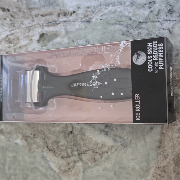 JAPONESQUE BEAUTY SUPPLIES - Picture 5 of 9